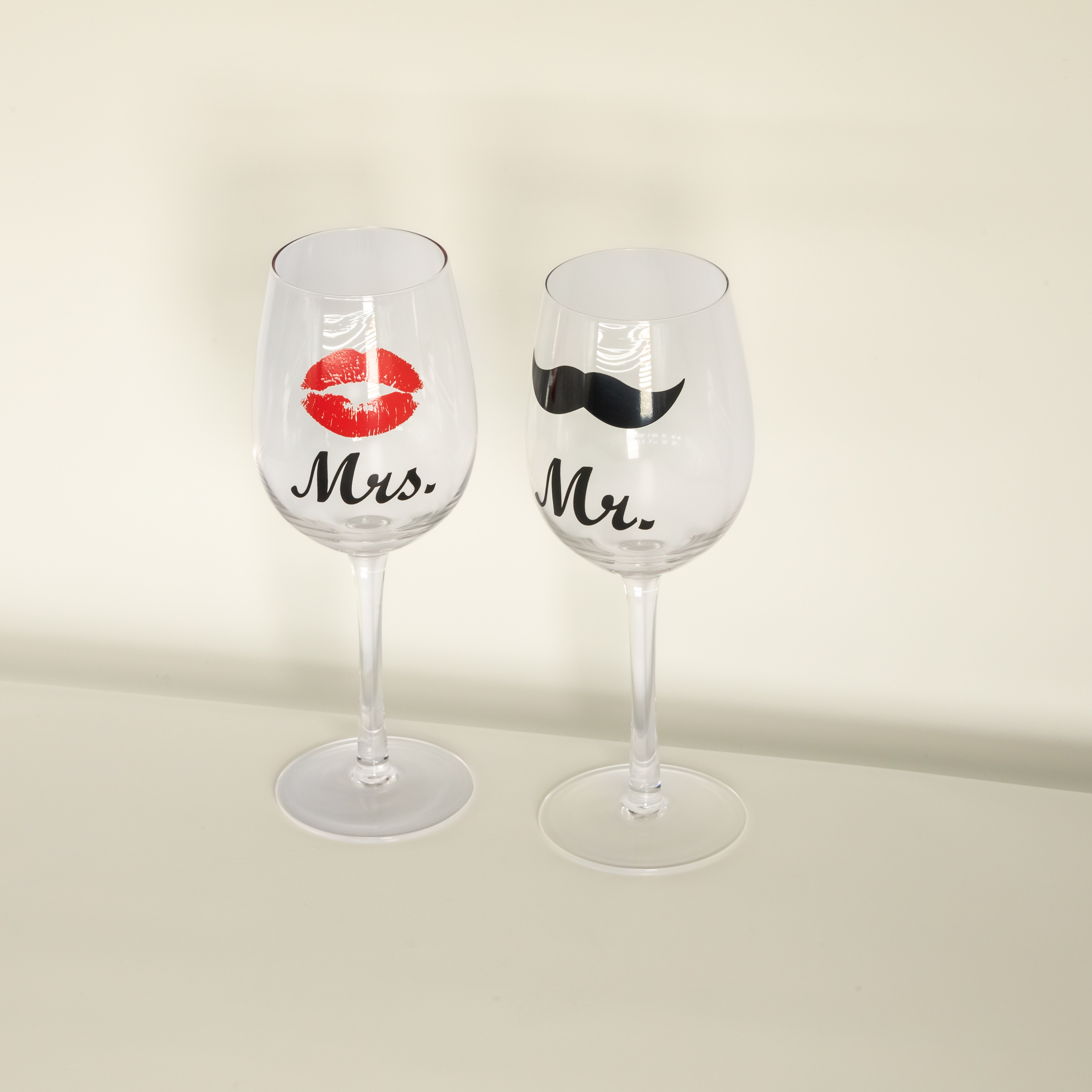 Weingläser Mr und Mrs