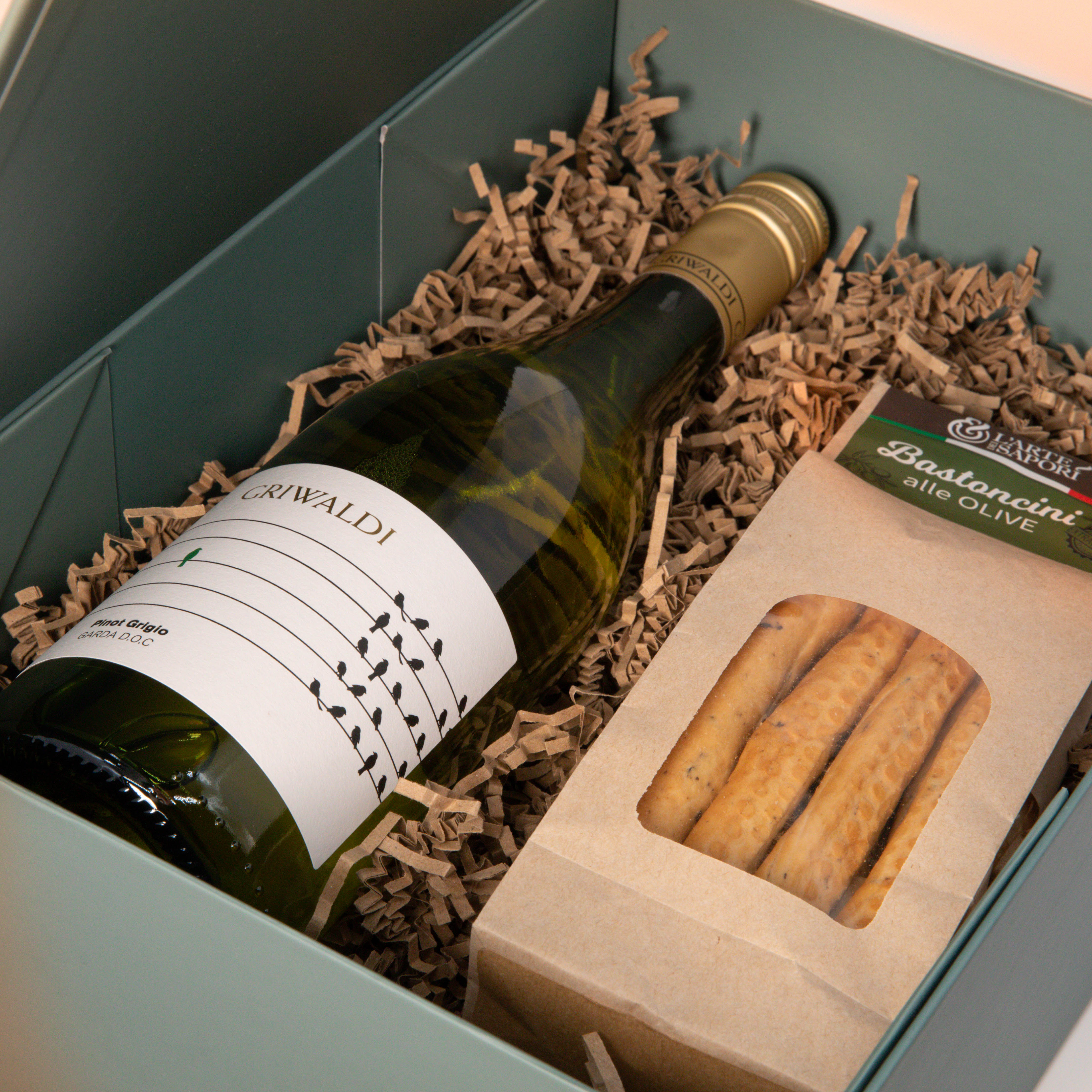 Weinbox Pinot Grigio mit Grissini Weinbox Pinot Grigio mit Grissini